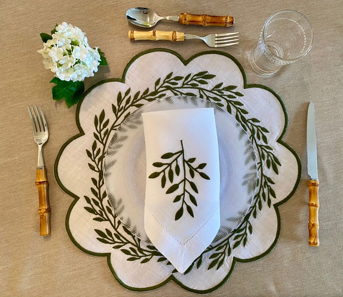 White & Floral Scalloped Embroidered Placemat & Napkin Set